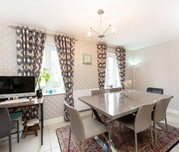 5 bedroom end of terrace house to rent - Photo 3