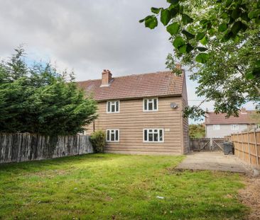 3 bedroom semi-detached house to rent - Photo 2