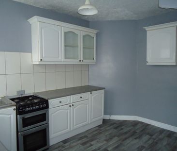 Cross Flatts Place, Beeston, LS11 7JN - Photo 2