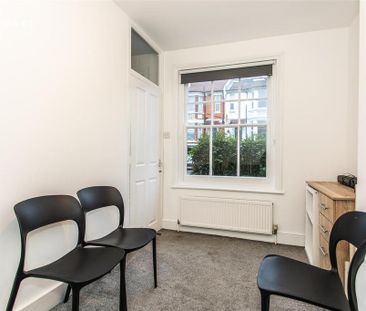 4 bedroom terraced house to rent - Photo 4