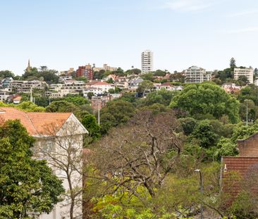 Lifestyle sanctuary in landmark 'Bayview' building - Photo 6