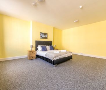 7 Bed End Terrace, Cave Street, BS2 - Photo 6