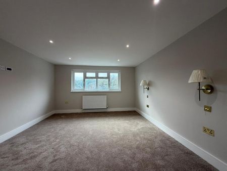 5 bedroom semi-detached house to rent - Photo 5