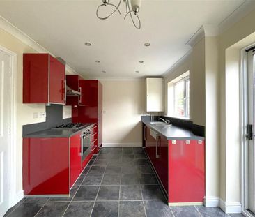 3 bedroom terraced house to rent - Photo 4