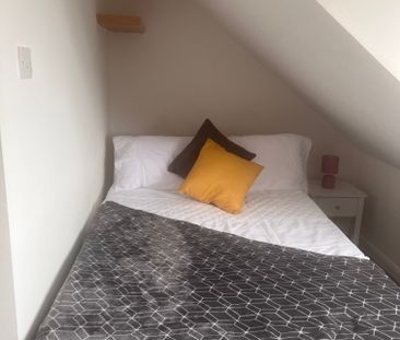 Regency Place Room 2 - Photo 5