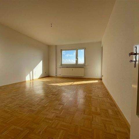 Großzügige 3-Zimmer-Whg. mit Balkon und Blick über die Förde // Kiel-Dietrichsdorf - Photo 1