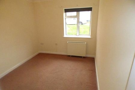 2 bedroom bungalow to rent - Photo 3