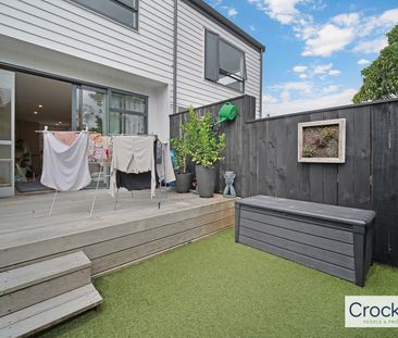 Near new town house in Birkdale - Photo 4