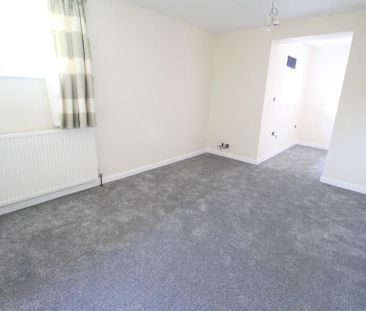 3 bedroom detached bungalow to rent - Photo 3