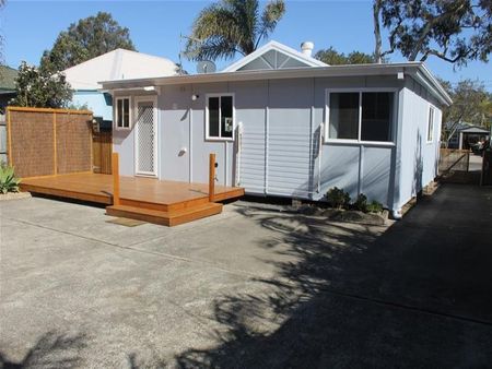 18 Lido Avenue, Narrabeen NSW 2101 - House For Rent | Domain - Photo 5