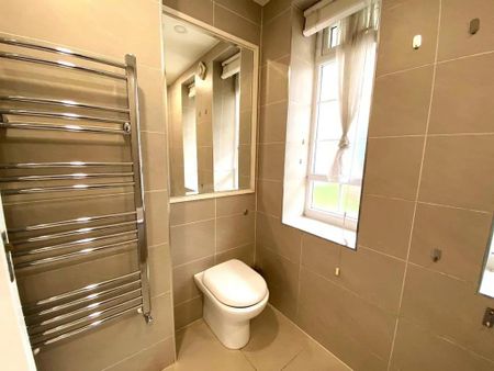 3 bedroom ground floor flat to rent - Photo 3