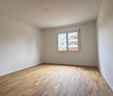 ERSTVERMIETUNG nach Sanierung: 4.5-Zi-Wohnung mit Balkon im Eigentu... - Photo 3