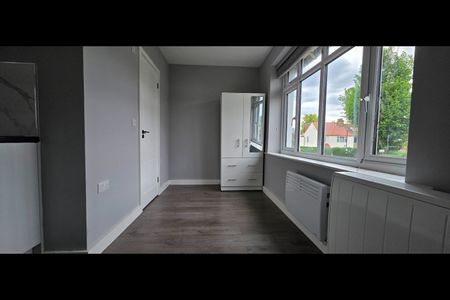 Studio Flat, Rose Gardens, W5 - Photo 2