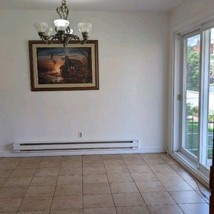 Très grand 5/2 à louer à Nouveau Rosemont - Photo 2