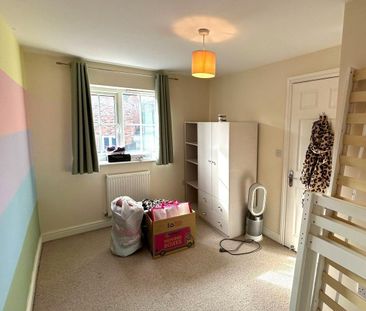 4 bedroom detached house to rent - Photo 2