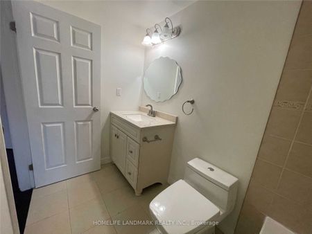 Detached Home For Lease | N8138882 - Photo 3