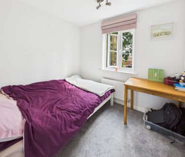 3 bedroom semi-detached house to rent - Photo 4