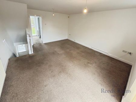 3 bedroom end of terrace house to rent - Photo 4