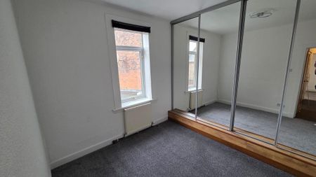 3 bedroom flat to rent - Photo 5
