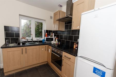 Room For Rent Laura Street, Pontypridd - Photo 5