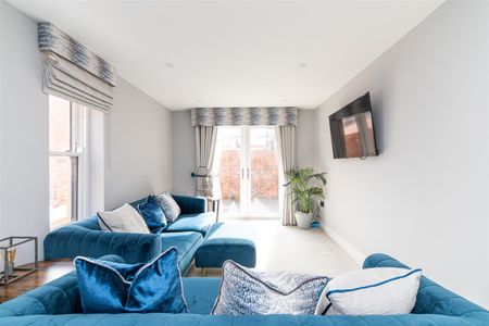 West Avenue, Gosforth, Newcastle Upon Tyne - Photo 2