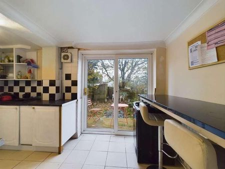 Ladysmith Road, BN2 - Photo 5