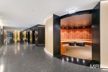 816/74 Queens Road, Melbourne - Photo 2