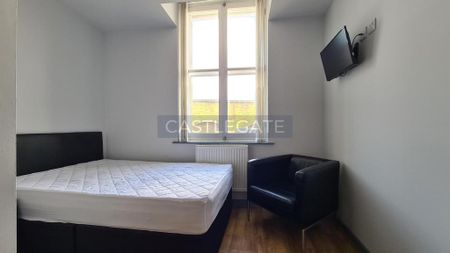 7 bedroom flat share to rent - Photo 3