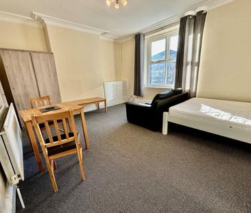 1 bedroom Flat To Let - Photo 6