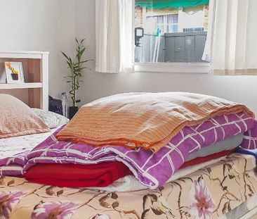 Two bedrooms brick unit - Photo 2