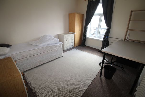 5 Bed Student Accommodation - Photo 1