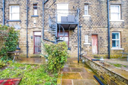 3 bedroom terraced house to rent - Photo 2