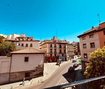 ¡Espectacular piso con balcones y vistas despejadas en Pleno Centro... - Photo 6