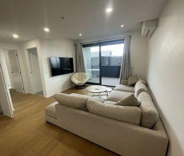 Stylish Apartment for Rental in the Heart of Carnegie - Photo 3