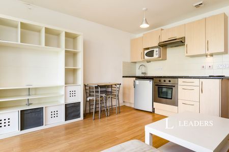 1 bedroom studio to rent The Roundhouse, Gunwharf Quays, Portsmouth, PO1 - Photo 2