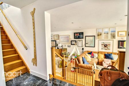 4 bedroom detached house to rent - Photo 5