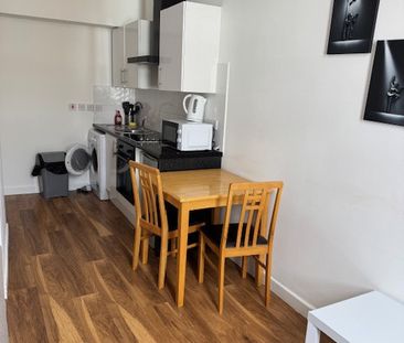 48 Kirkgate, WF1 - Photo 4
