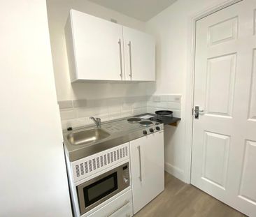 Studio to rent - Photo 6