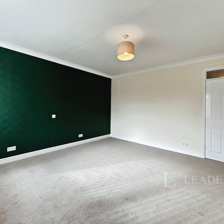 2 bedroom flat to rent Second Floor Apartment, Westhouse Court, B14 - Photo 1