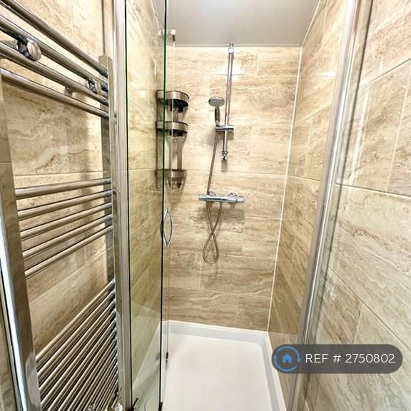 4 bedroom terraced house to rent - Photo 1