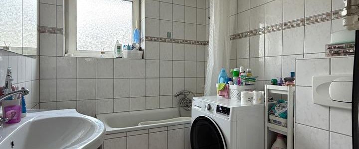 Helle 4-Zimmer-Wohnung mit Wintergarten im Herzen von Remscheid - Foto 1