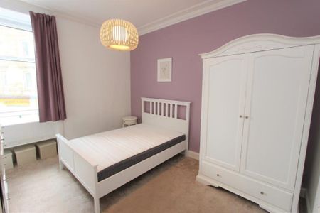 1 Bed Flat, Albion Road, EH7 - Photo 4