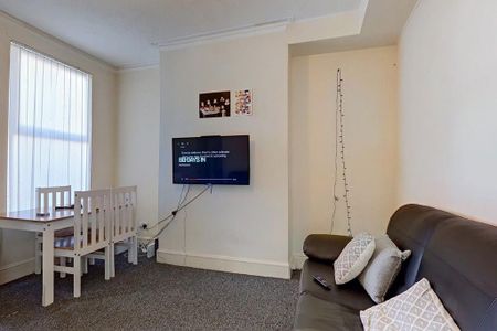 4 bedroom house to rent - Photo 2