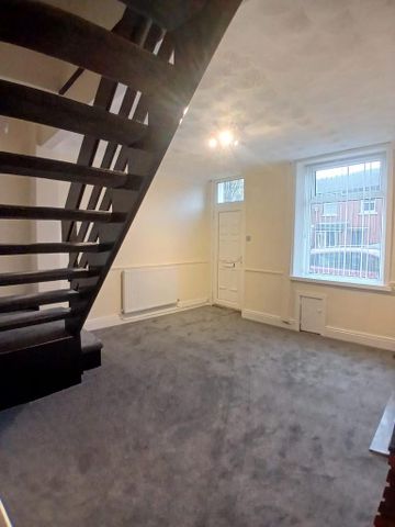 2 bedroom terraced house to rent - Photo 3
