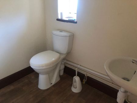 2 bedroom detached house to rent - Photo 3