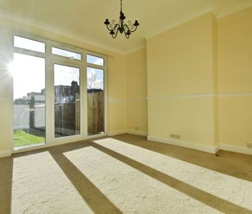 Terraced House to rent - Widmore Road, Bromley, BR1 - Photo 1