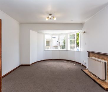 Lovely renovated 2 bedroom home in Riccarton! - Photo 1