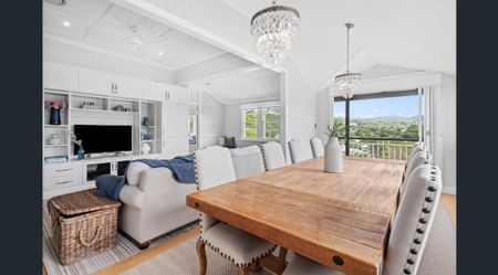 Luxury Queenslander Living in the Heart of Paddington - Photo 3