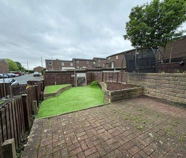 3 bedroom terraced house to rent - Photo 5