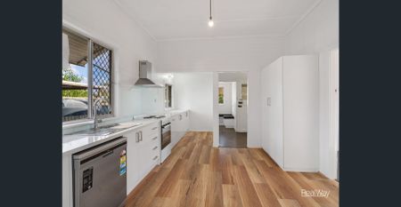 Charming Renovated Cottage in North Toowoomba – Perfect Family Home! - Photo 5